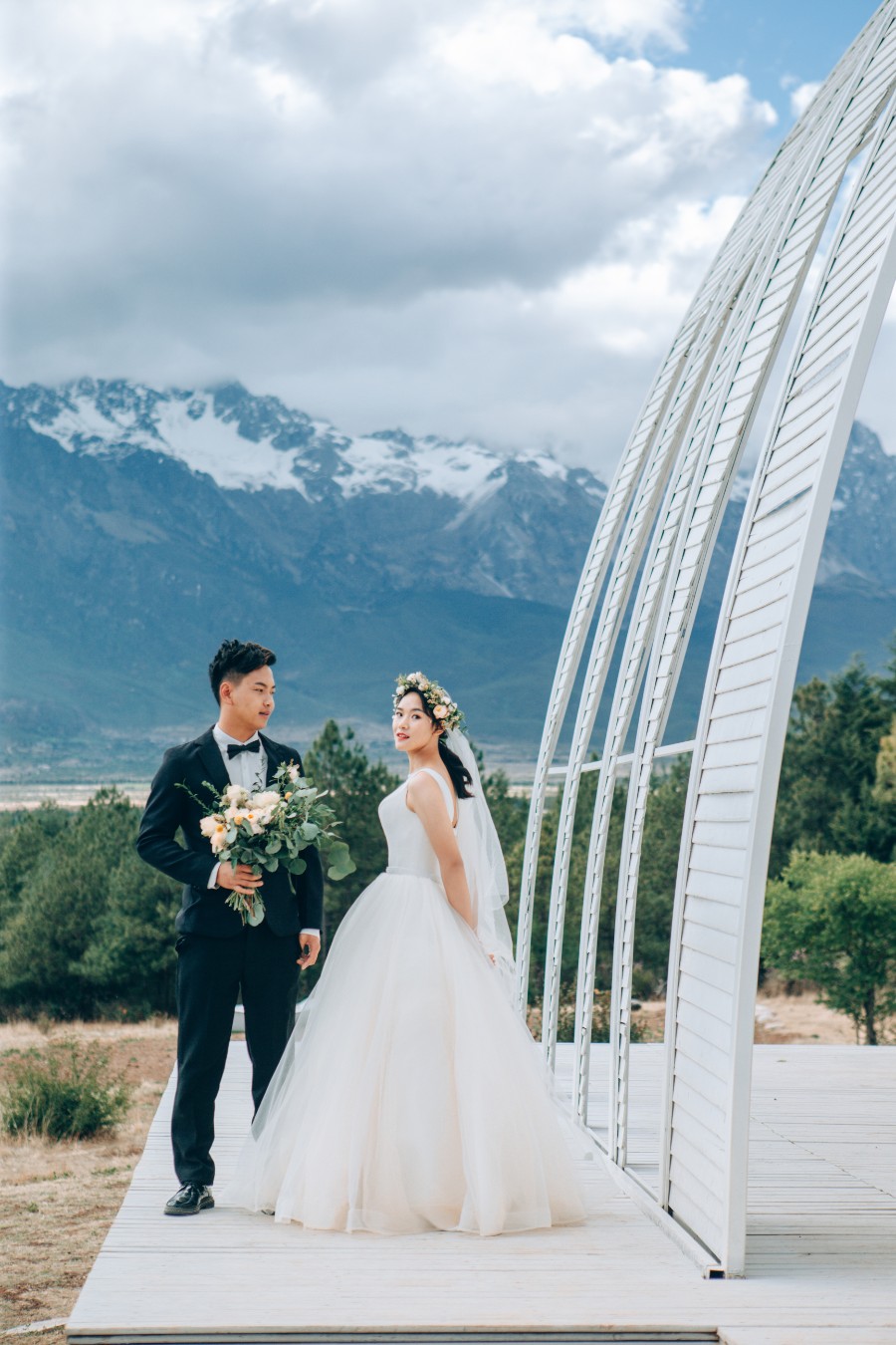 Yunnan Outdoor Pre-Wedding Photoshoot At Lijiang Jade Dragon Mountain & Ancient Town by Cao on OneThreeOneFour 26