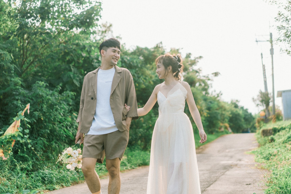 Taiwan Pre-Wedding Photoshoot Scooter Ride Sea Pier by  on OneThreeOneFour 6