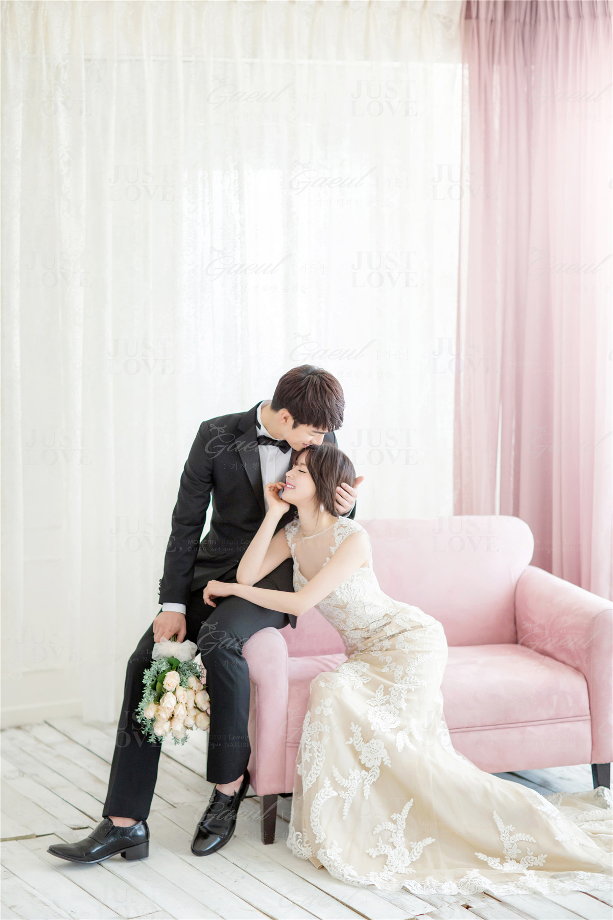 Korean Studio Pre-Wedding Photography: Chic & Fun by Gaeul Studio on OneThreeOneFour 6