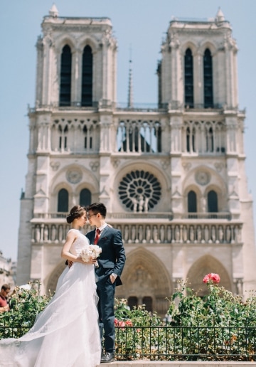 Paris Wedding Photo Session Arc de Triomphe