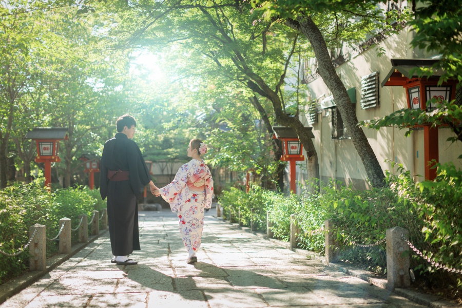 Japan Kyoto Kimono And Casual Photoshoot At Gion District  by Kinosaki on OneThreeOneFour 15