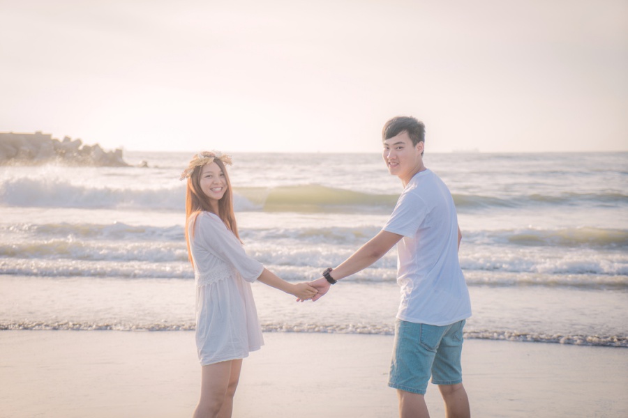 Taiwan Casual Couple Photoshoot At The Beach  by Star  on OneThreeOneFour 21
