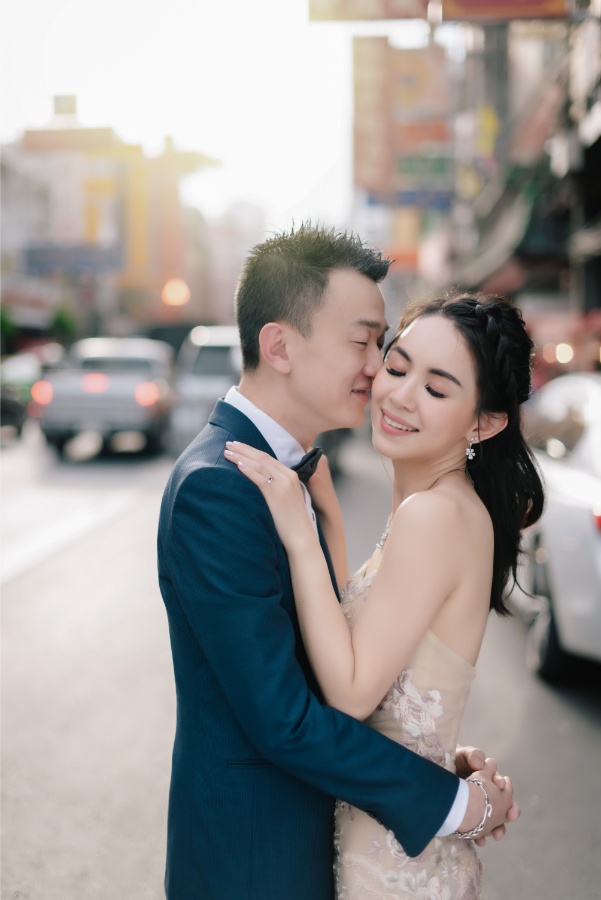 Bangkok Chong Nonsi and Chinatown Prewedding Photoshoot in Thailand by Sahrit on OneThreeOneFour 60
