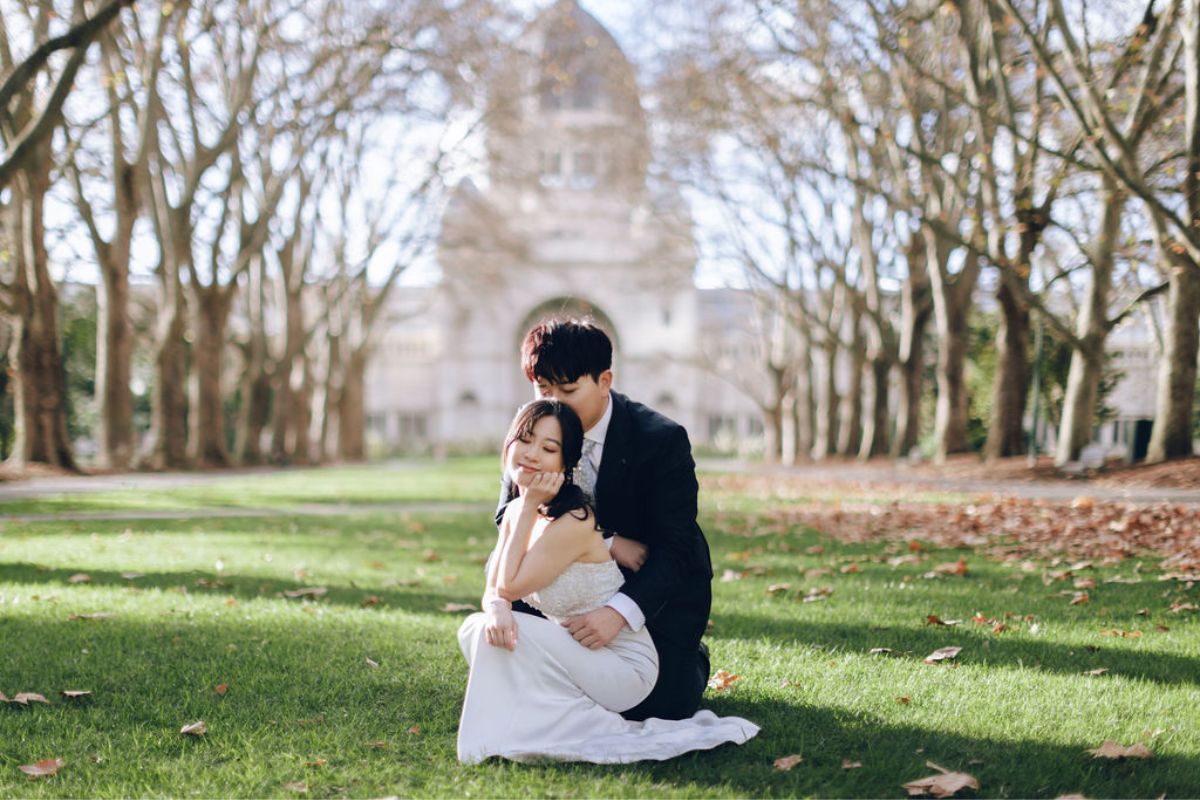 Melbourne Pre-wedding Photoshoot At St. Patrick's Cathedral, Carlton Gardens and Fitzroy Gardens In Autumn by Freddie on OneThreeOneFour 17