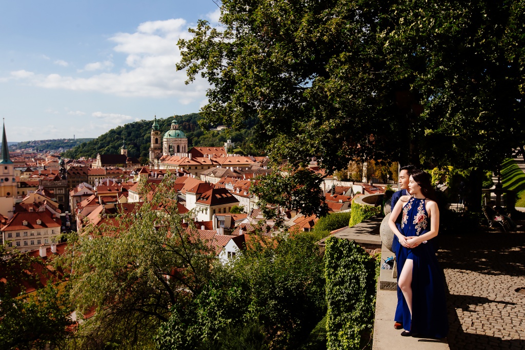Pre-Wedding Photo in Prague At St. Vitus Cathedral And Mala Strana  by Jenny on OneThreeOneFour 26