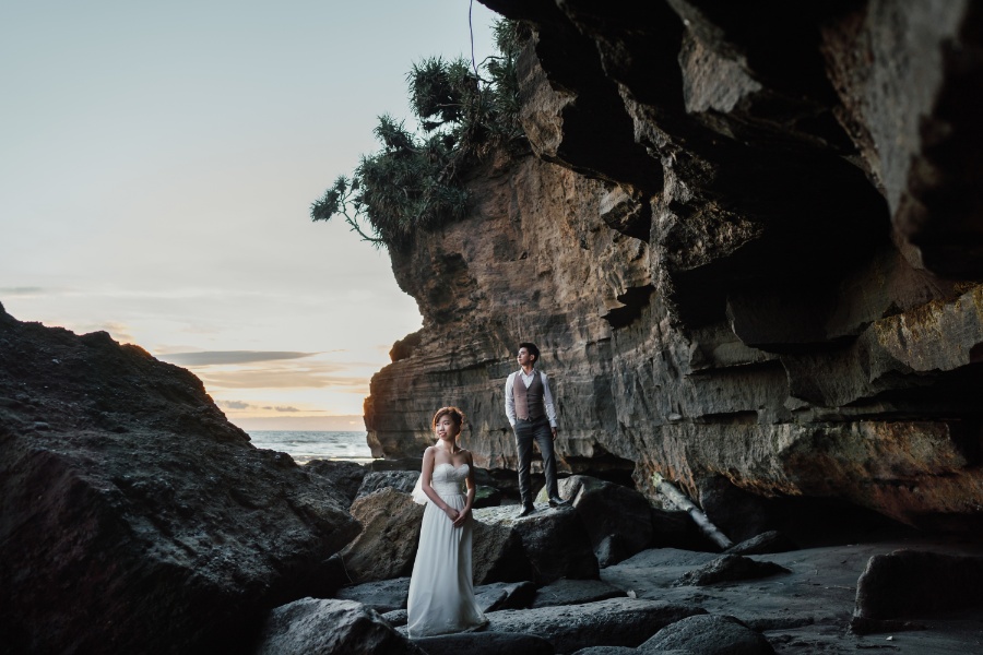 R&A: Fairytale Sunset Pre-wedding Photoshoot in Bali by Hendra on OneThreeOneFour 31