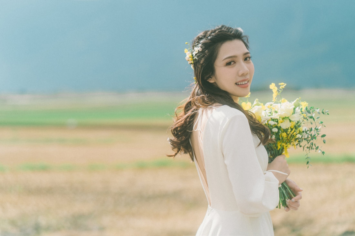 Taiwan Pre-Wedding Photoshoot Countryside Field Beach  by  on OneThreeOneFour 13