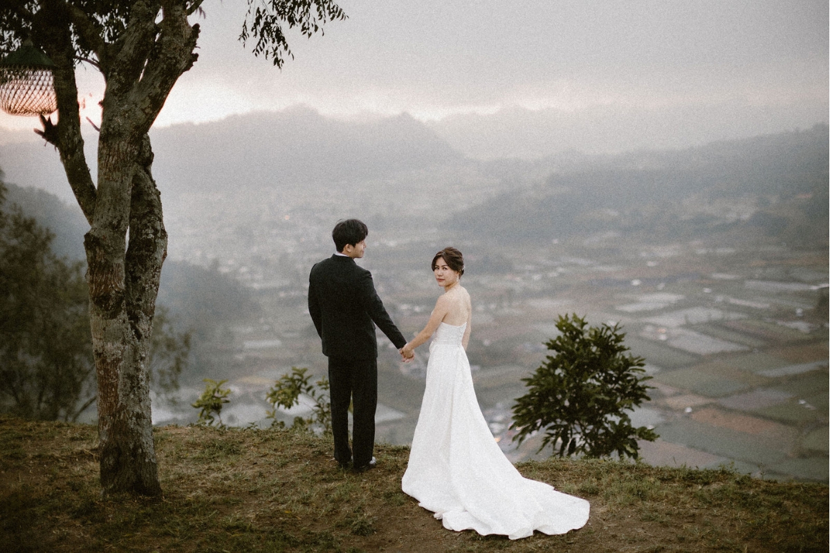 Bali Pre-Wedding Photoshoot with Mt . Batur, Tegenungan Waterfalls, and Twin Cliff Valley by Cahya on OneThreeOneFour 1