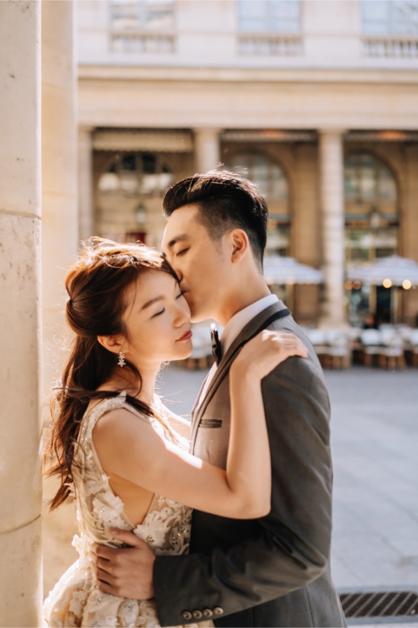A&K: Canadian Couple's Paris Pre-wedding Photoshoot at the Louvre  by Vin on OneThreeOneFour 16