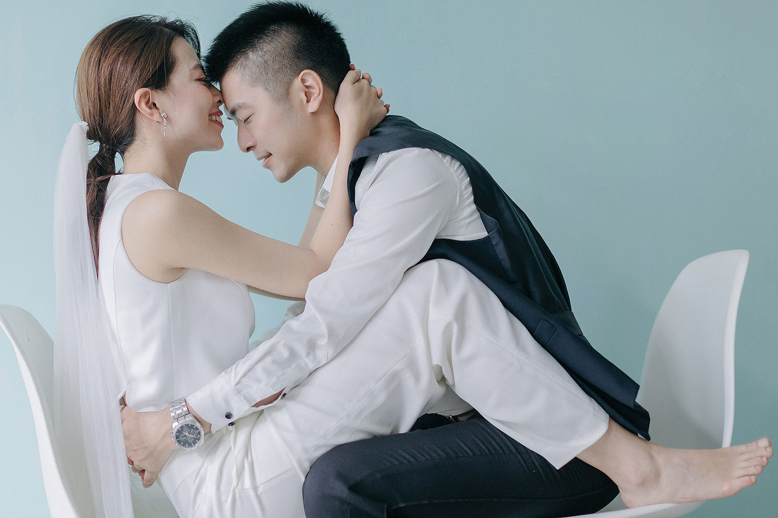 Chic Taiwan Pre-Wedding Photoshoot In Indoor Studio  by Andy  on OneThreeOneFour 6