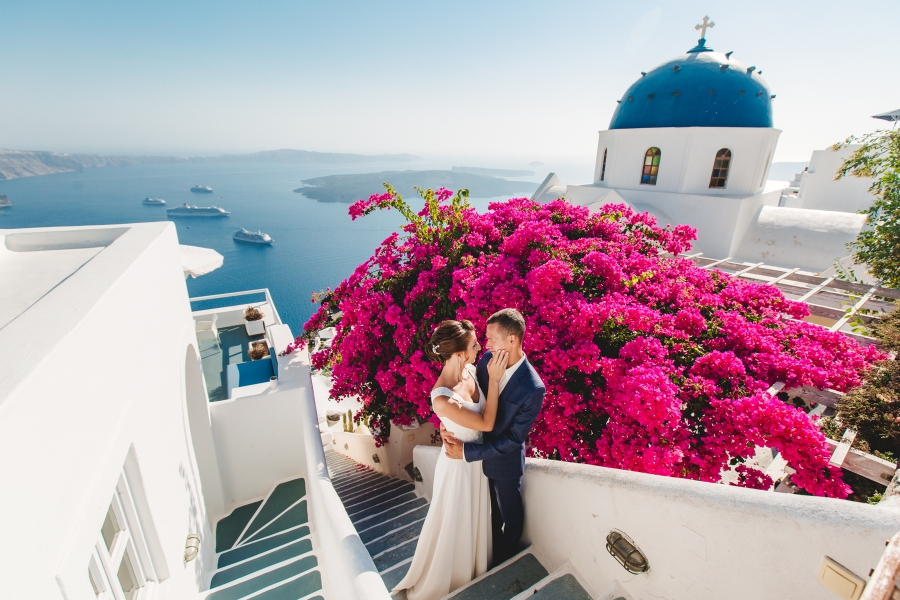 Santorini Pre-Wedding Photoshoot At Oia Blue Dome Church by Nabi on OneThreeOneFour 6