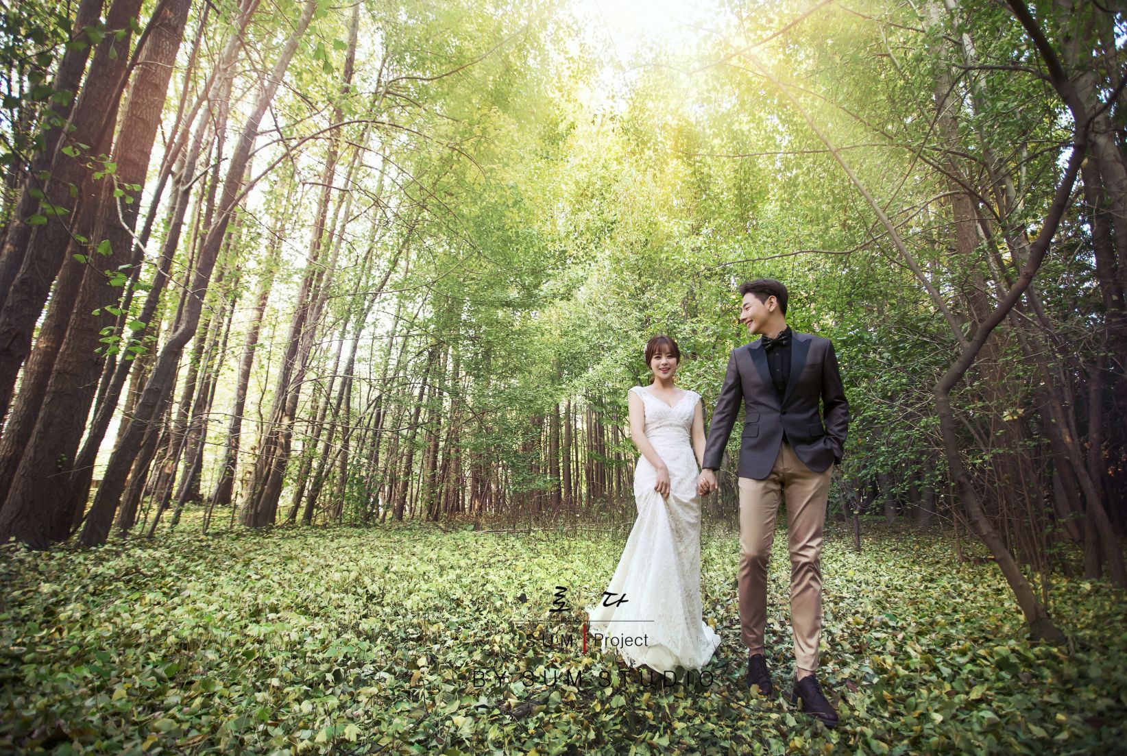 Korea Wedding Outdoor Photography in Autumn with Mapletrees (NEW) by SUM Studio on OneThreeOneFour 22