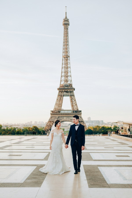 Paris Eiffel Tower and Tuileries Garden Prewedding Photoshoot in France  by Arnel on OneThreeOneFour 3