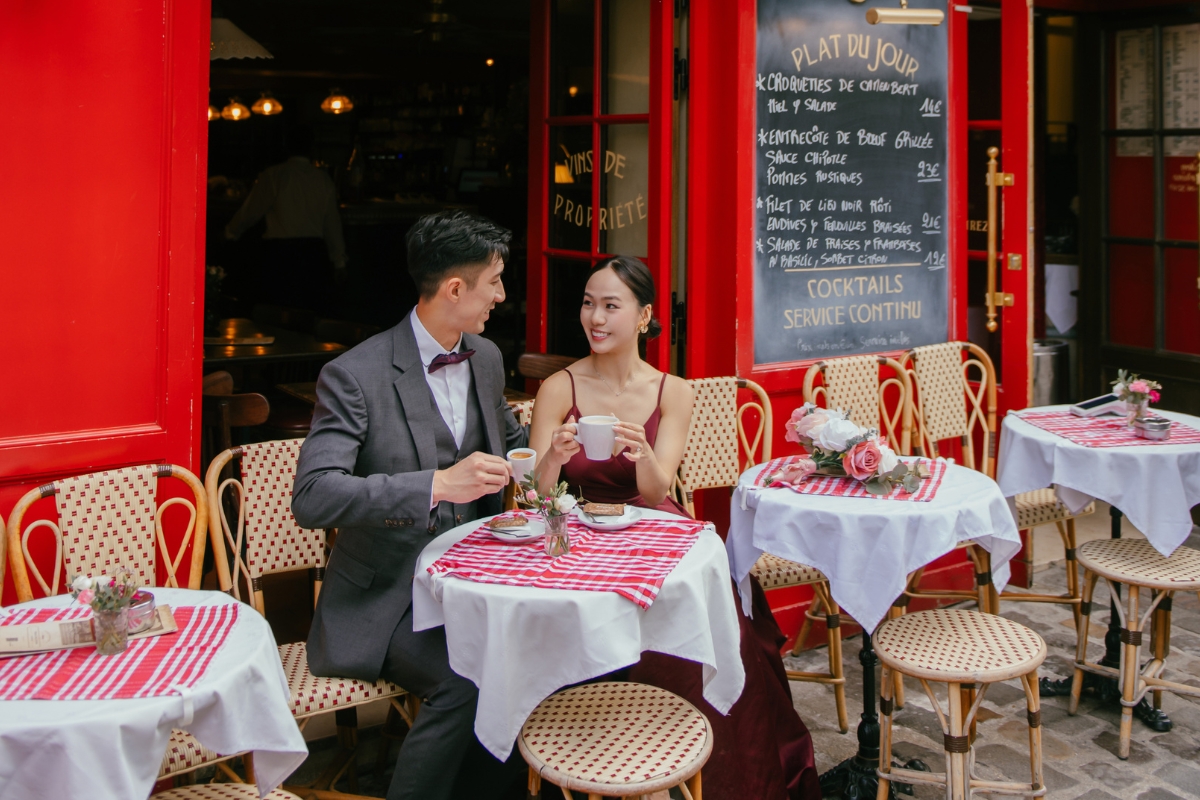 Paris Pre-wedding photoshoot Luxembourg Garden Palais-Royal Eiffel Tower Cafe Saint Honoré Wall of Love by Arnel on OneThreeOneFour 21