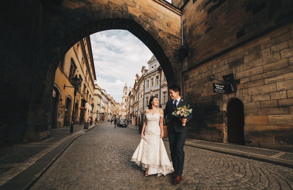 Prague Pre-Wedding Photoshoot At Old Town Square, Vrtba Garden And St. Vitus Cathedral  by Nika  on OneThreeOneFour 4