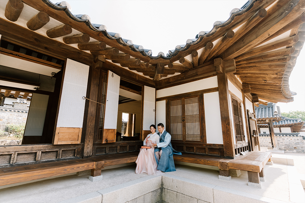 US Couple Traditional Hanbok Photoshoot in Korea by Jungyeol on OneThreeOneFour 6