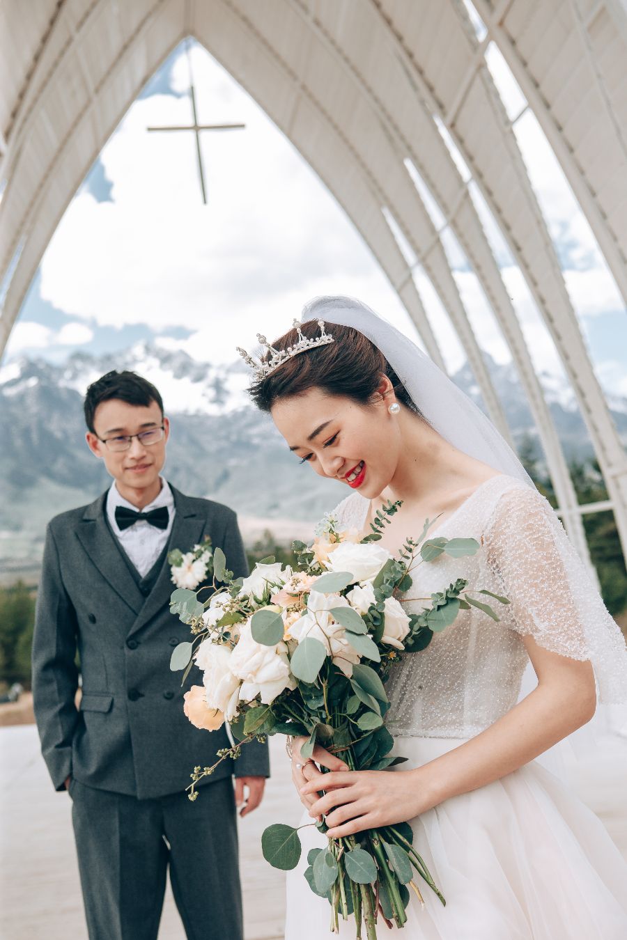 Yunnan Outdoor Pre-Wedding Photoshoot At Lijiang by Cao on OneThreeOneFour 7