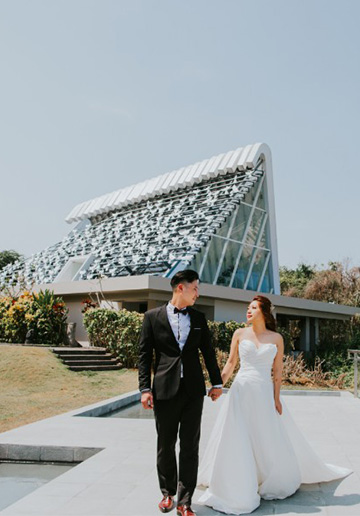 E&F: Solemnization ceremony at White Dove Chapel and pre-wedding photoshoot at Bali beaches