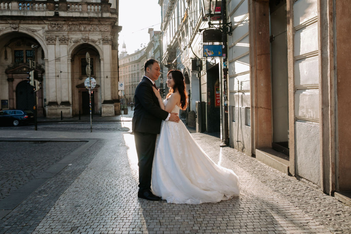 Prague prewedding photoshoot at St Vitus Cathedral, Charles Bridge, Vltava Riverside and Old Town Square Astronomical Clock by Nika on OneThreeOneFour 4
