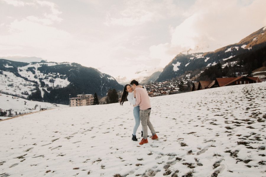 Casual shoot on snowy mountain in Grindelwald by Tamara on OneThreeOneFour 13