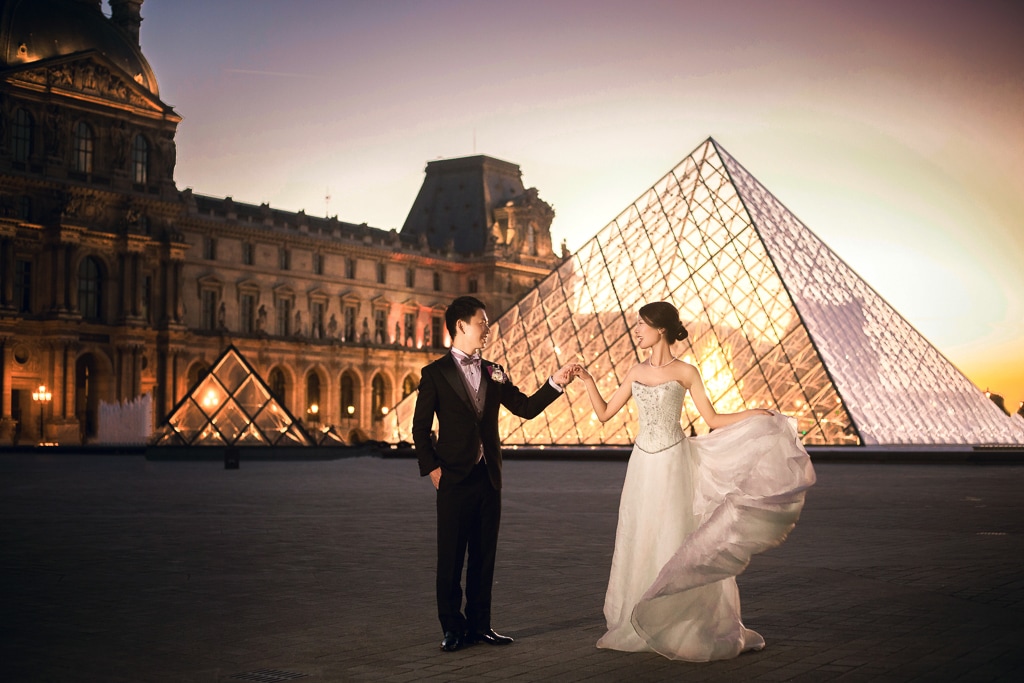 Night Shoot in Paris - Wedding Shoot at Louvre Museum, Bir Hakeim, Eiffel Tower by Yao on OneThreeOneFour 21