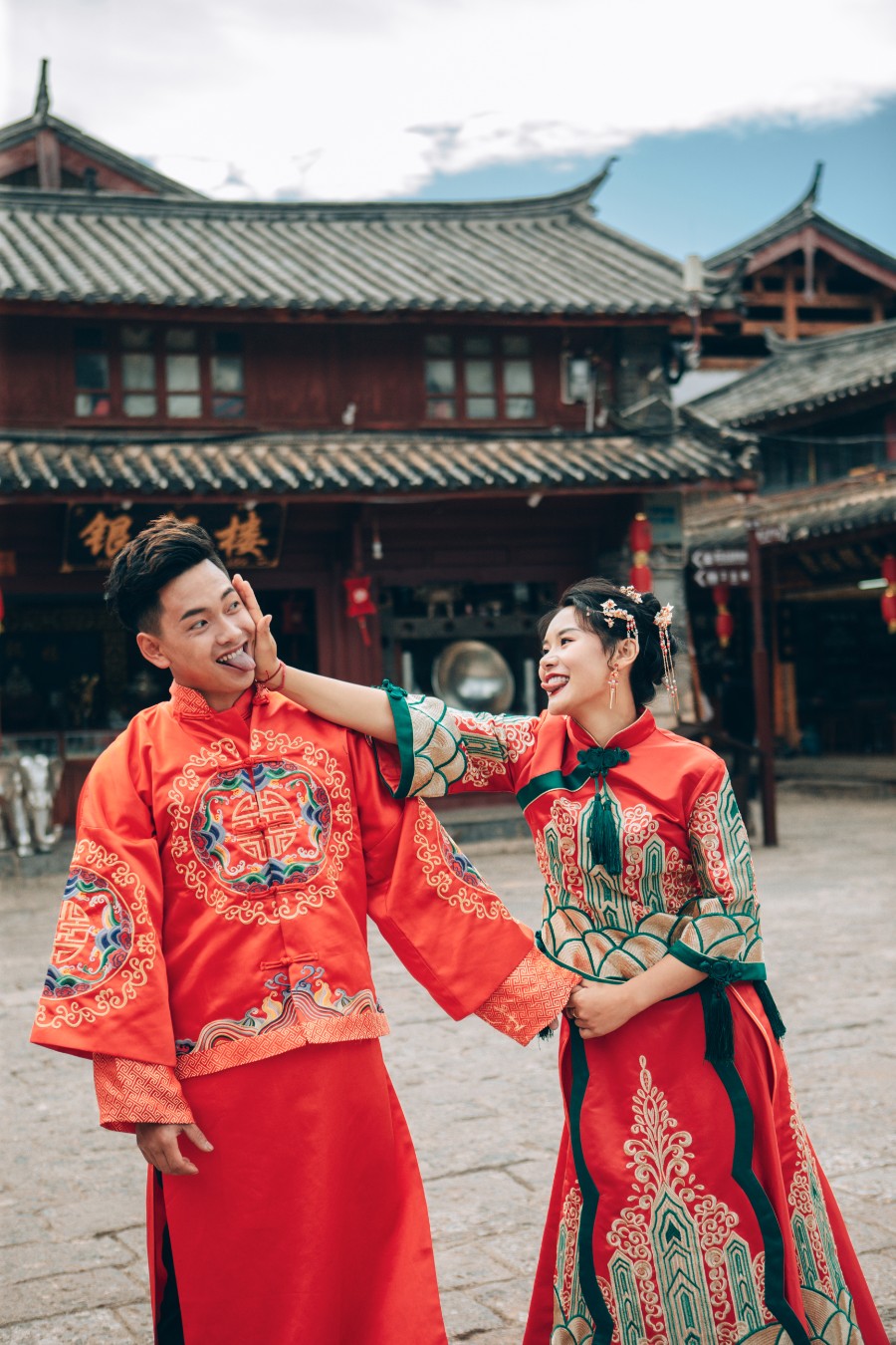 Yunnan Outdoor Pre-Wedding Photoshoot At Lijiang Jade Dragon Mountain & Ancient Town by Cao on OneThreeOneFour 1