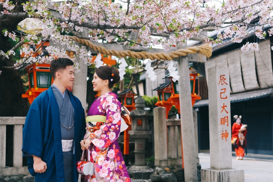 Japan Kyoto Pre-Wedding Photoshoot At Gion District And Nara Deer Park  by Kinosaki  on OneThreeOneFour 10