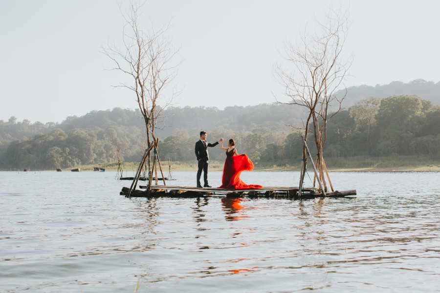 A&D: Pre-Wedding Photoshoot at Bali's Lake Tamblingan and Royal Botanic Gardens  by Cahya on OneThreeOneFour 7