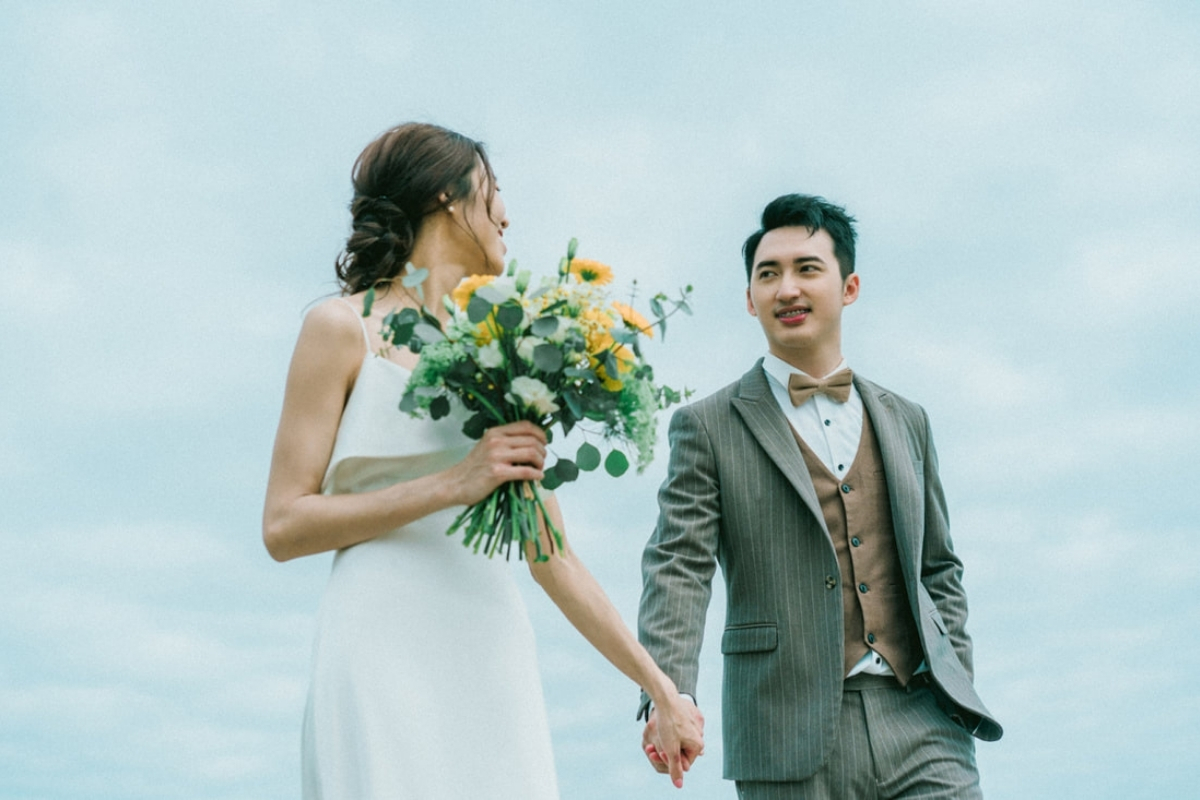 Taiwan Pre-Wedding Photoshoot Cafe Pier Lighthouse Countryside Street Beach by  on OneThreeOneFour 17