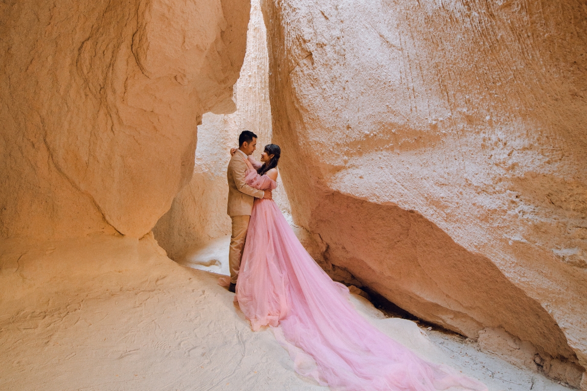 Cappadocia Pre-Wedding Photoshoot Hot Air Balloons Pasabag Valley Slot Canyon Carpet Shop Horse Ranch by Aric on OneThreeOneFour 7