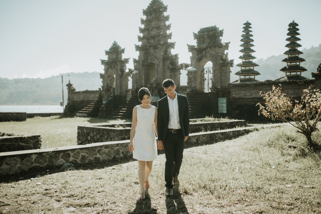 Bali Casual Couple Photoshoot At Lake Tamblingan And Munduk Waterfall  by Agus  on OneThreeOneFour 19