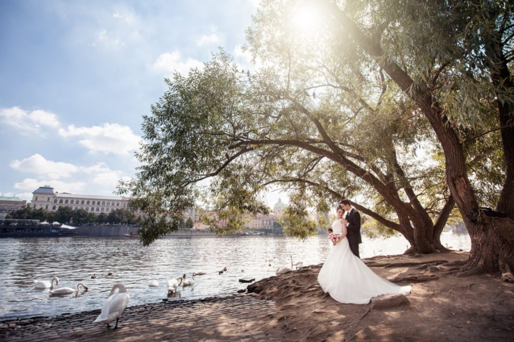 Prague Elopement Wedding At Spanish Synagogue And Charles Bridge  by Roman  on OneThreeOneFour 6