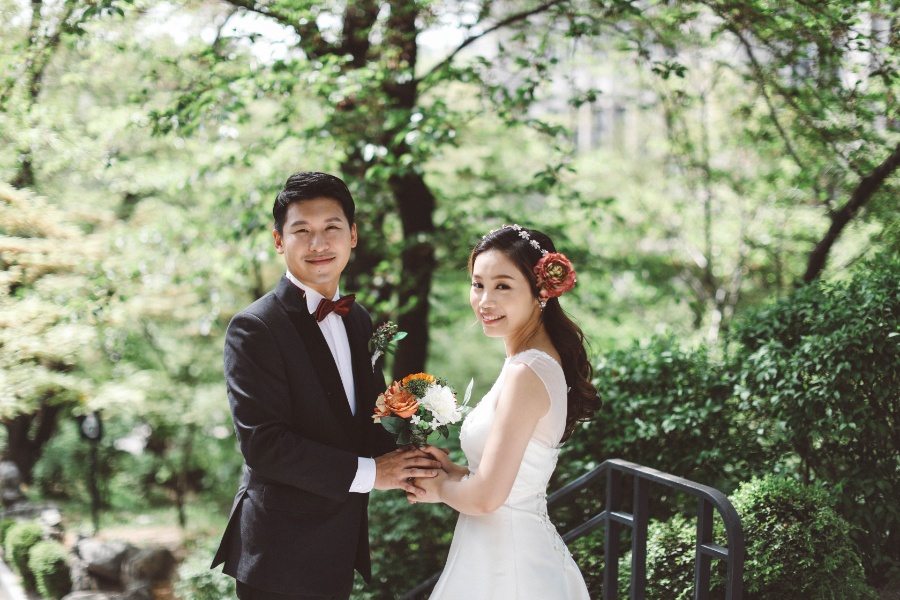 V&C: Hongkong Couple's Korea Pre-wedding Photoshoot at Kyung Hee University and Seoul Forest in Tulips Season by Beomsoo on OneThreeOneFour 6