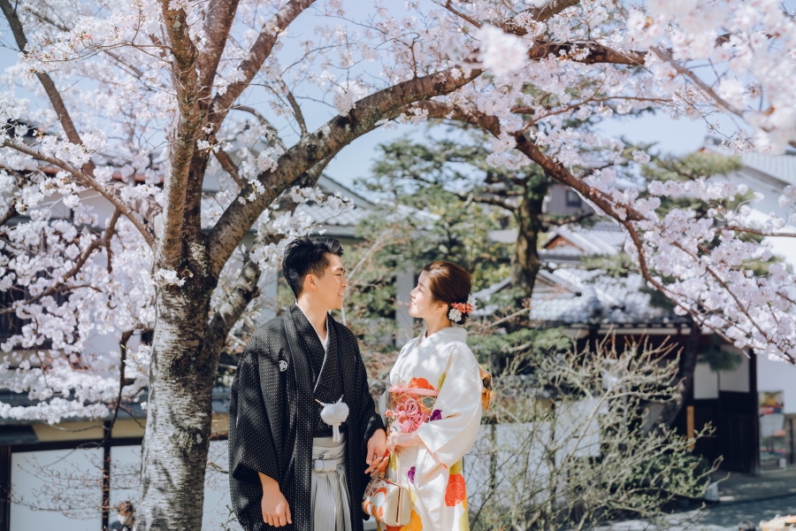 在京都和奈良的盛開之愛：一同迎接櫻花盛放的春季婚紗照拍攝 by Kinosaki on OneThreeOneFour 0