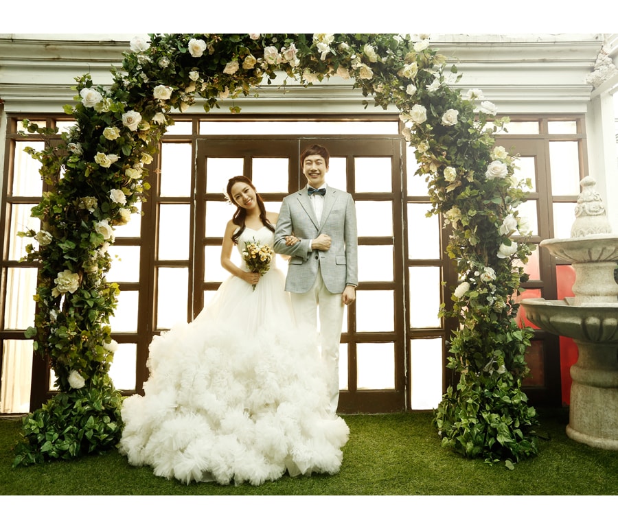 Korean Wedding Photos: First Love (Floral) by ST Jungwoo on OneThreeOneFour 13