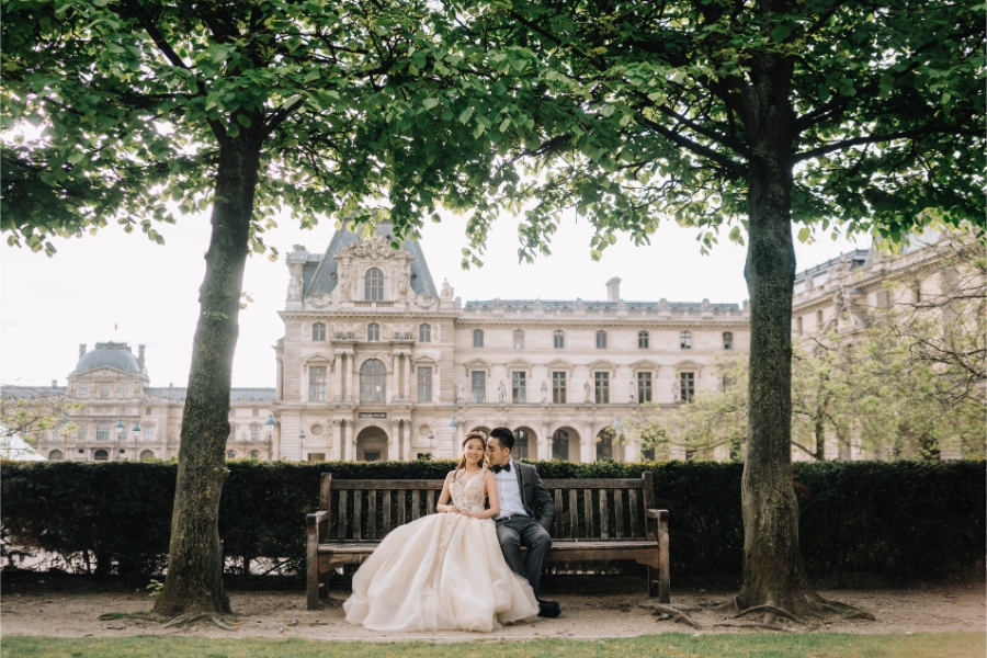 A&K: Canadian Couple's Paris Pre-wedding Photoshoot at the Louvre  by Vin on OneThreeOneFour 20