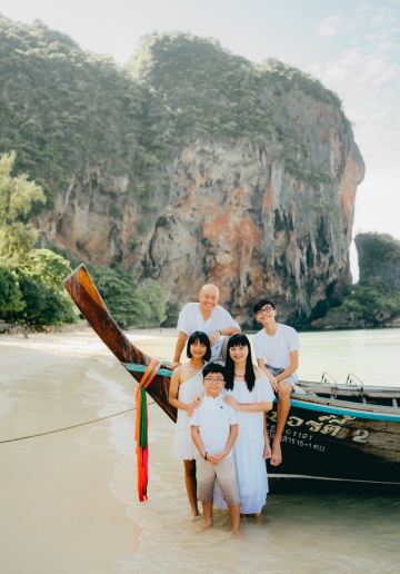 Phuket Family Photoshoot At Krabi Island Beach 