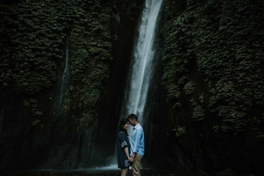 Bali Casual Couple Photoshoot At Lake Tamblingan And Munduk Waterfall  by Agus  on OneThreeOneFour 20