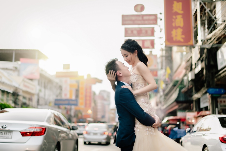Bangkok Chong Nonsi and Chinatown Prewedding Photoshoot in Thailand by Sahrit on OneThreeOneFour 57