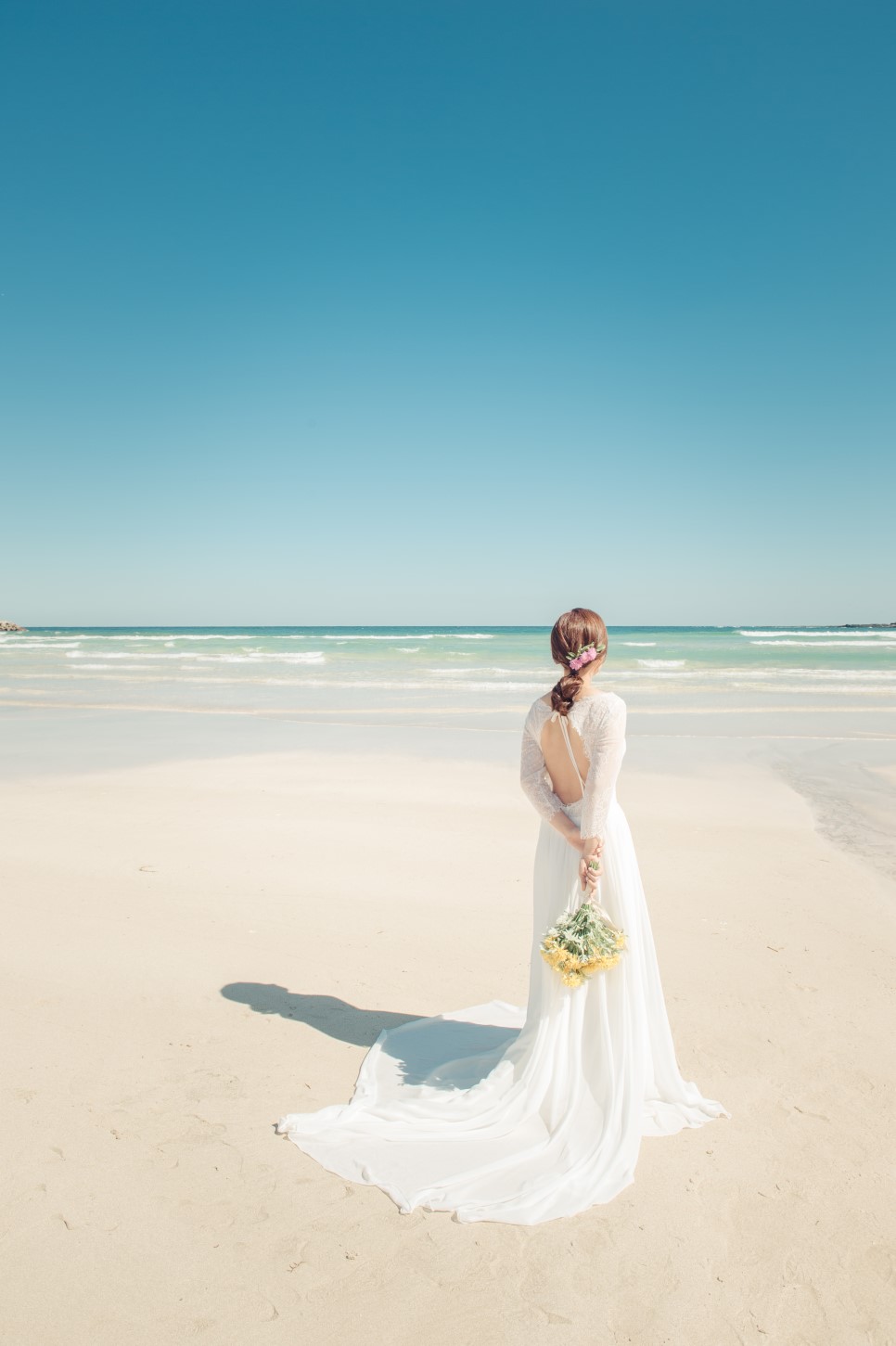 Korea Outdoor Pre-Wedding Photoshoot At Jeju Island with Silvergrass by Geunjoo on OneThreeOneFour 1