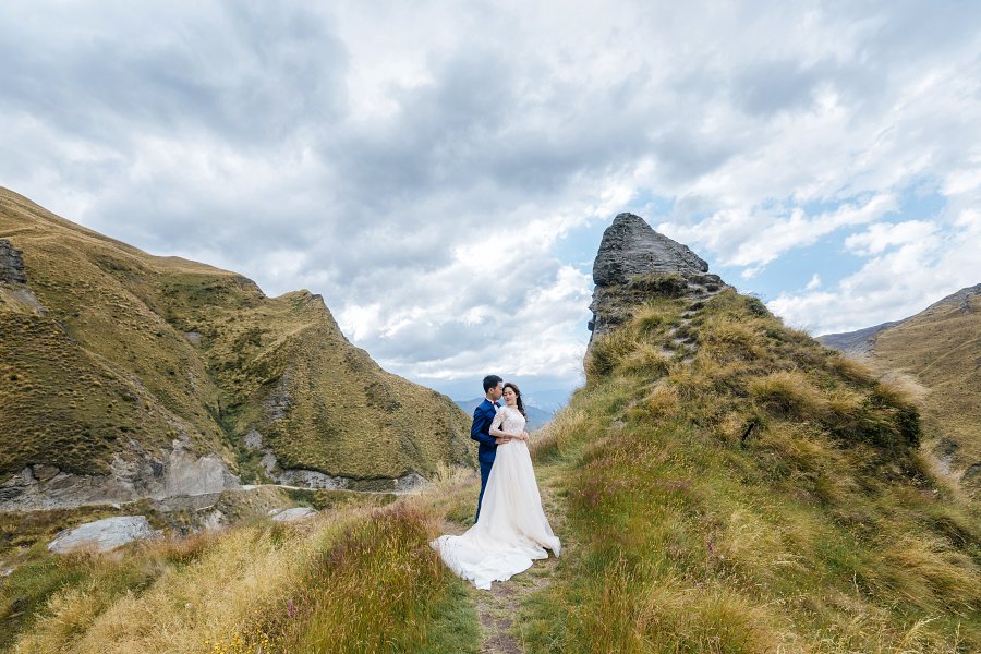 J&T: New Zealand Pre-wedding Photoshoot at Lavender Farm by Fei on OneThreeOneFour 16