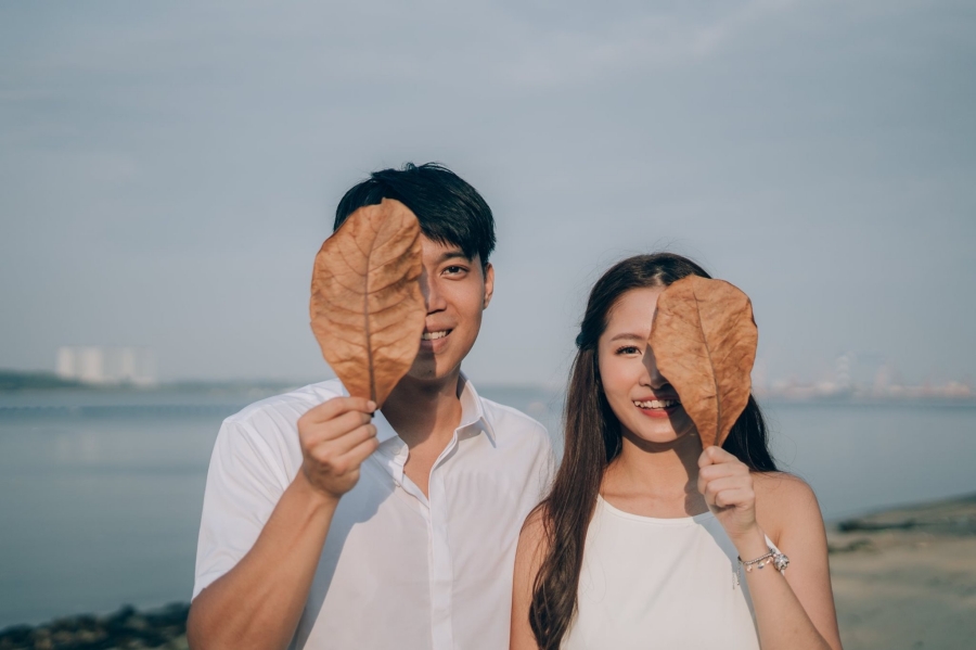 Singapore Casual Pre-Wedding Photoshoot At Neighbourhood Playground And Beach by Sheereen on OneThreeOneFour 13