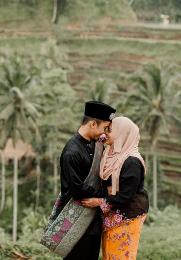 Bali Honeymoon Photography: Post-Wedding Photoshoot For Malay Couple At Tegallalang Rice Paddies 