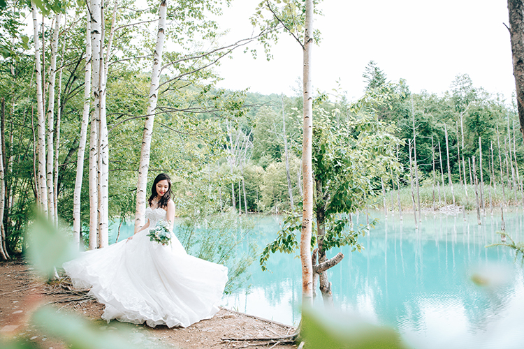 hokkaido summer wedding photoshoot blue pond biei