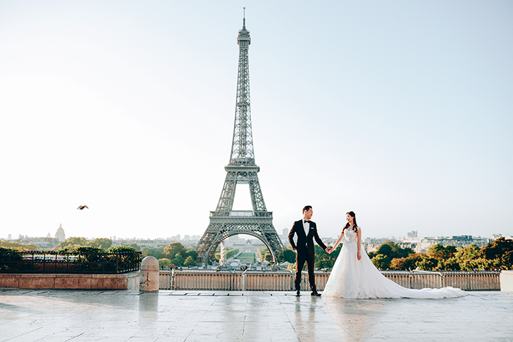 paris wedding photoshoot eiffel tower