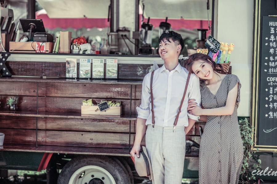 Taiwan Casual Unorthodox Modern Prewedding Photoshoot near Food Truck and Fields by Doukou on OneThreeOneFour 10