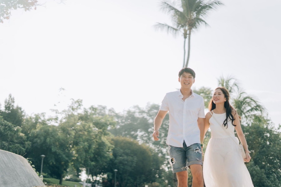 Singapore Casual Pre-Wedding Photoshoot At Neighbourhood Playground And Beach by Sheereen on OneThreeOneFour 10