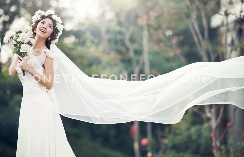 Korean Wedding Photos: Outdoor by SUM Studio on OneThreeOneFour 12