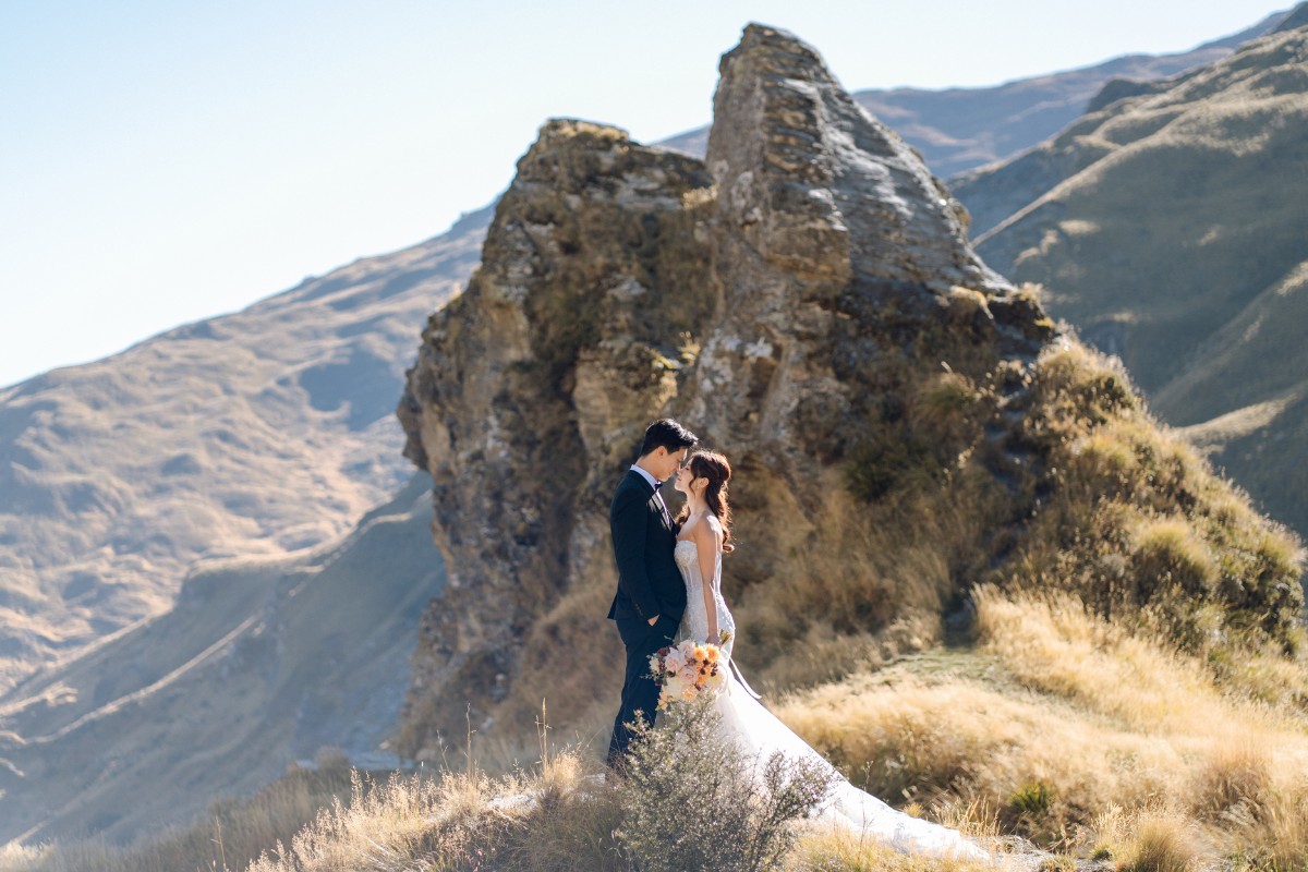 New Zealand Autumn Pre-Wedding Photoshoot Twin Peak Skippers Canyon Alpaca Farm Hilltop Cardrona Night Shoot Kombi Van by Fei on OneThreeOneFour 7