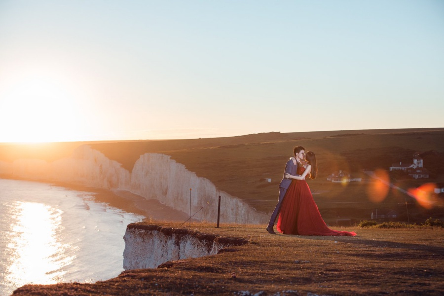 London Pre-Wedding Photoshoot At White Cliff  by Dom  on OneThreeOneFour 13